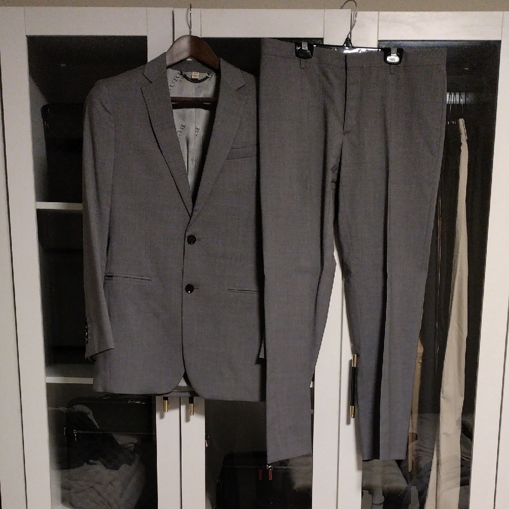 Burberry Will Suit